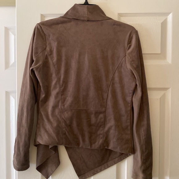 Vigoss USA faux suede and knit jacket in tan with asymmetrical styling sz medium - Picture 5 of 6